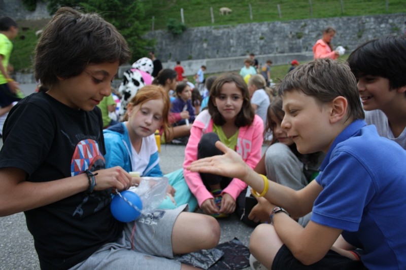 Village Camps International Summer Camp Leysin, Switzerland 2026-07-25 https://www.villagecamps.com/journals_admin/images/685-34-pet zoo (99).jpg